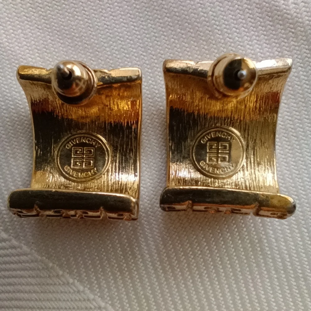 Givenchy Geometric Pattern Wide Vintage Gold Plated Pierced Earrings Authentic